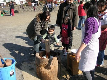 �������W